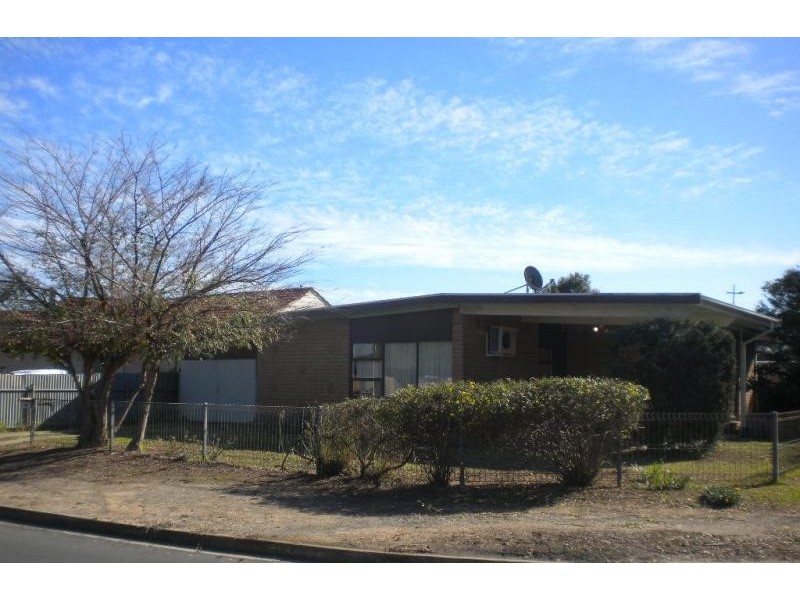 27 Maxwell Rd, Hackham SA 5163