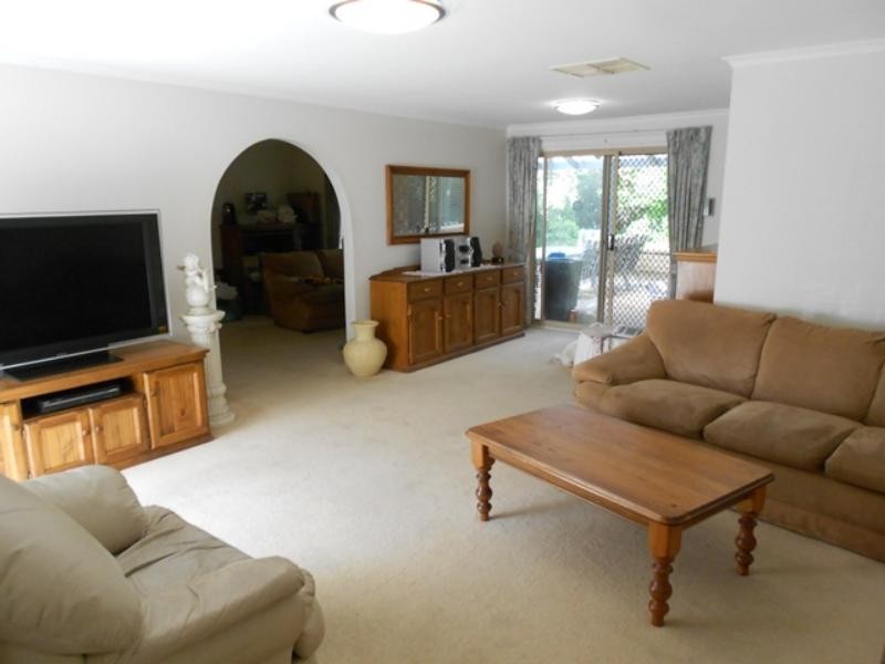 2  Bordeaux  Dr, Woodcroft SA 5162