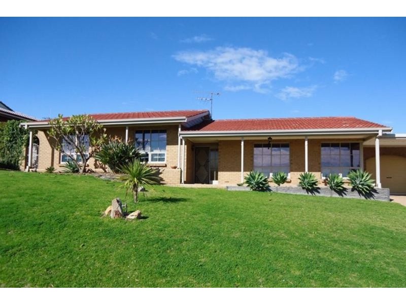 17 Serica  St, Hallett Cove SA 5158