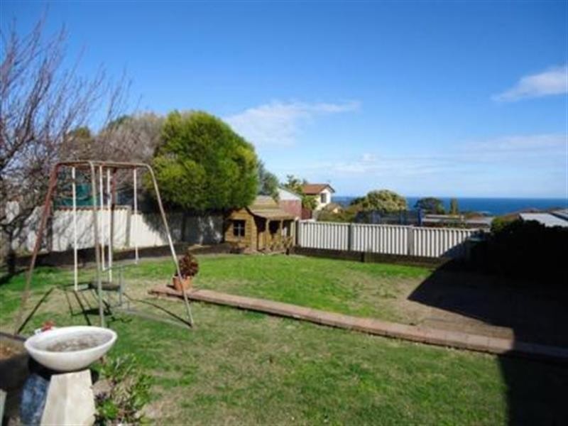 17 Serica  St, Hallett Cove SA 5158