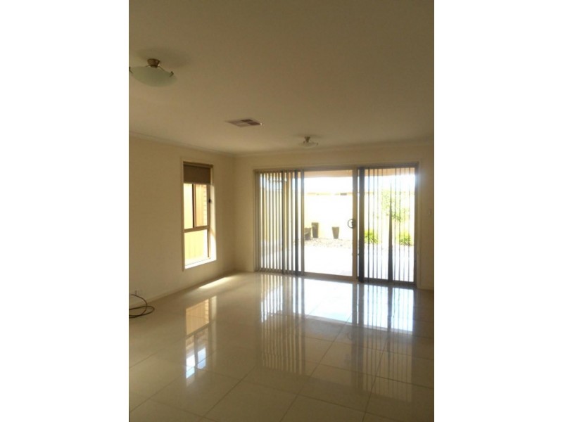 24 Tidal St, Seaford Meadows SA 5169