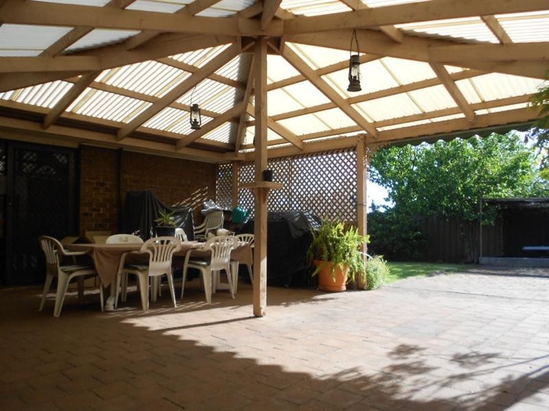 14 Queens Way, Woodcroft SA 5162