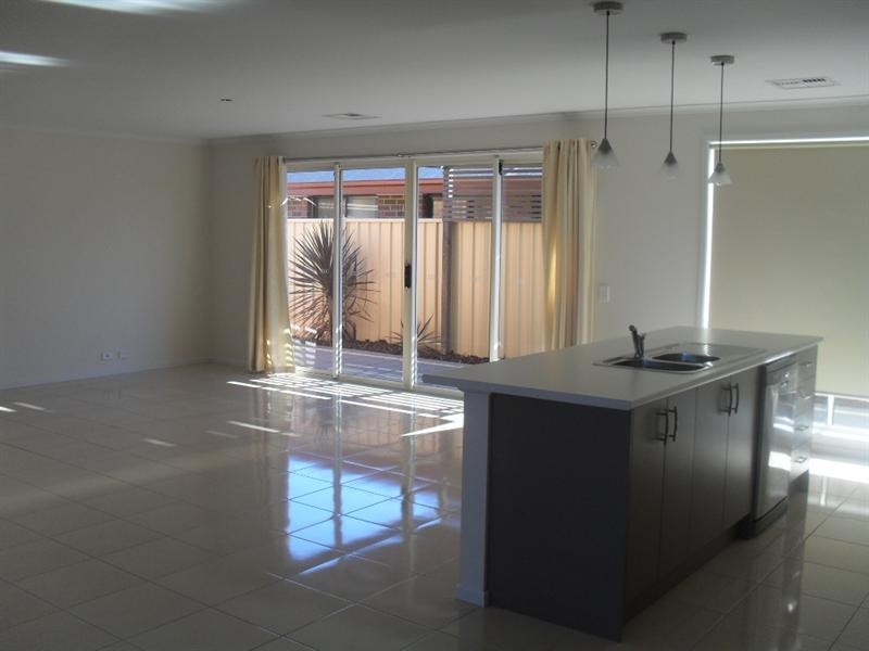 5 Killick Rd, Seaford Meadows SA 5169