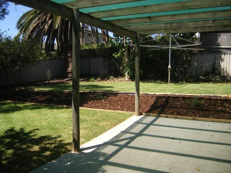 40 Columbia  Cres, Hallett Cove SA 5158