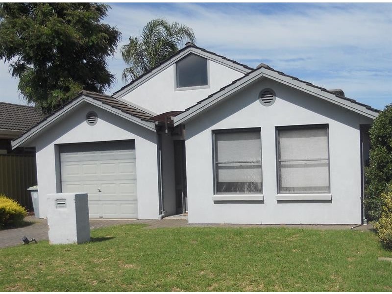 16 Lindsay Ct, Aberfoyle Park SA 5159