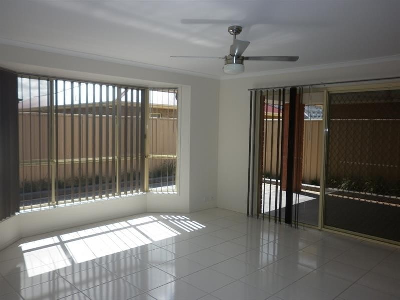 6 Dock Rd, Seaford Meadows SA 5169