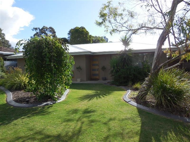 44 Tatiara Rd, Happy Valley SA 5159