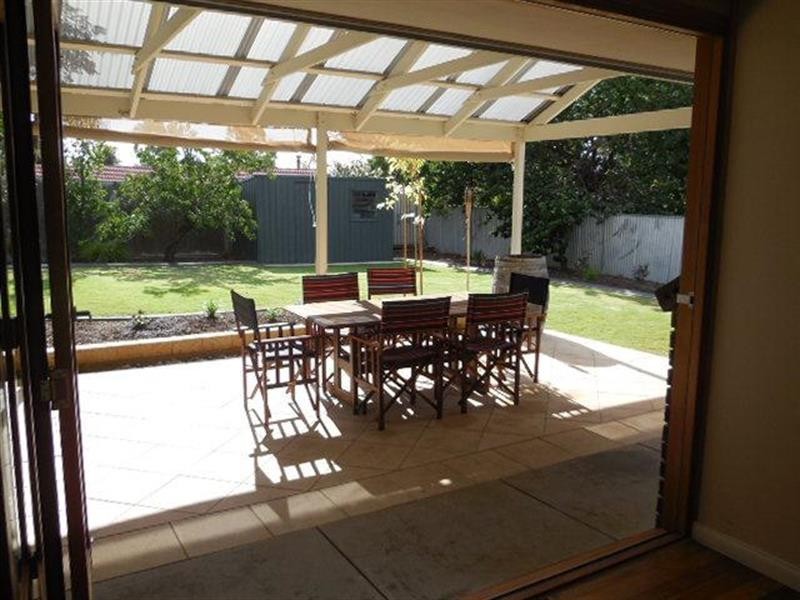 44 Tatiara Rd, Happy Valley SA 5159