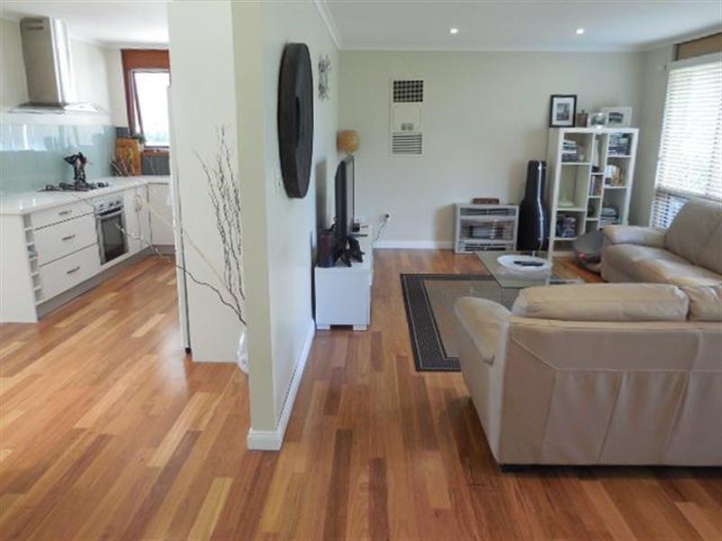 44 Tatiara Rd, Happy Valley SA 5159