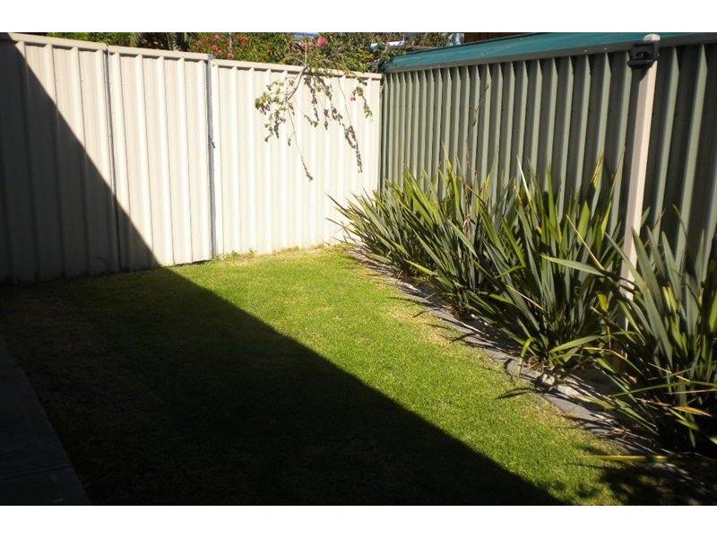 4 Seawynd Ct, Seacliff Park SA 5049