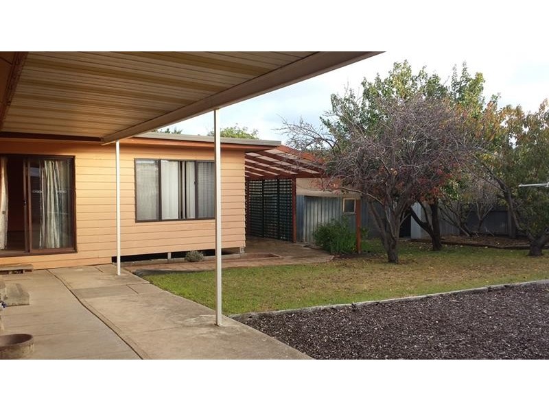 9  Yenda  St, O’sullivan Beach SA 5166