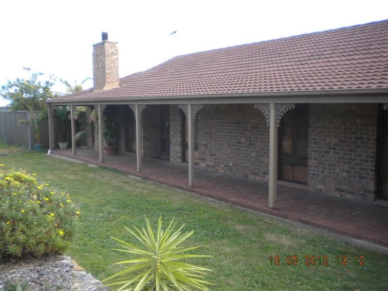 8 Poralka Cres, Hallett Cove SA 5158