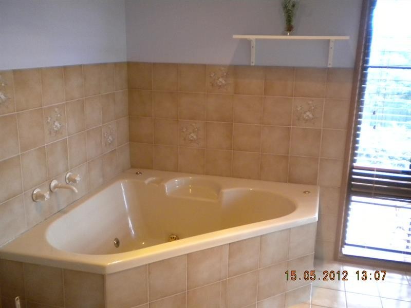 8 Poralka Cres, Hallett Cove SA 5158