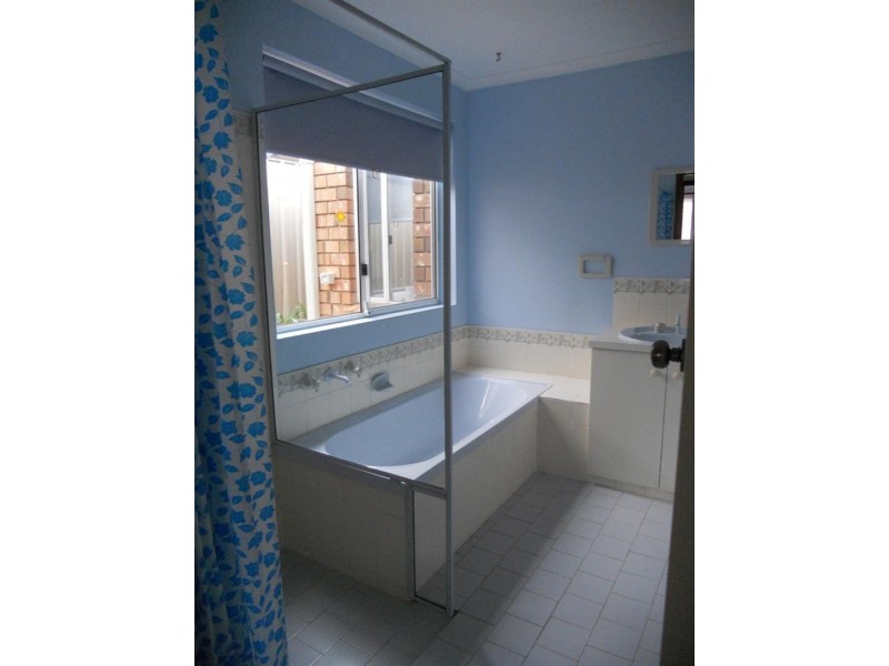 4 Cargo Ct, Seaford Rise SA 5169