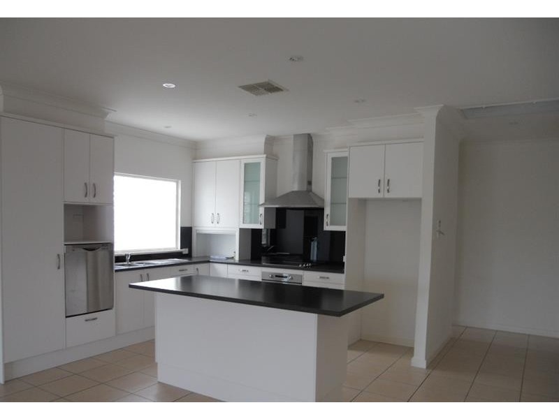 1 Maslin  Cres, Maslin Beach SA 5170