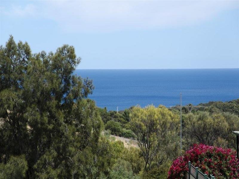 18 Genoa Ct, Hallett Cove SA 5158