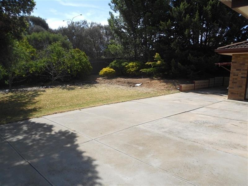 17 Dorita Ct, Woodcroft SA 5162