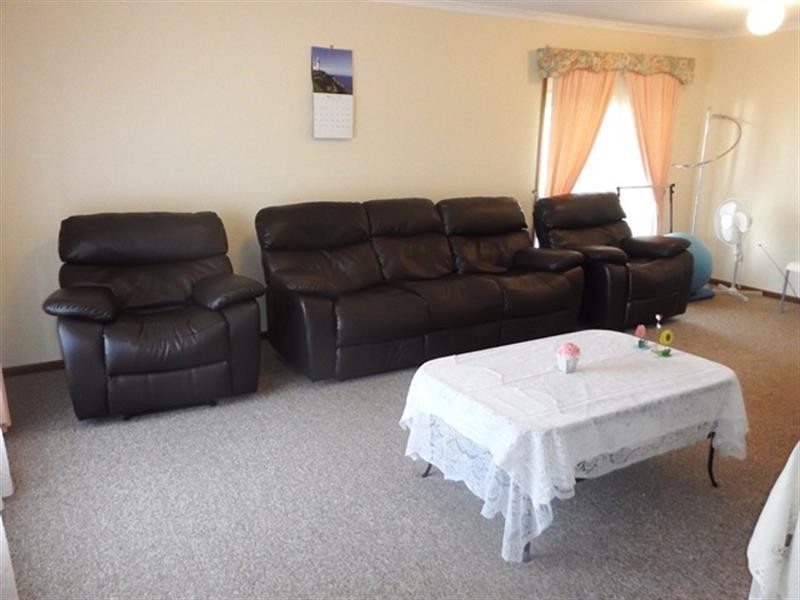 94 Mawson Cct, Woodcroft SA 5162