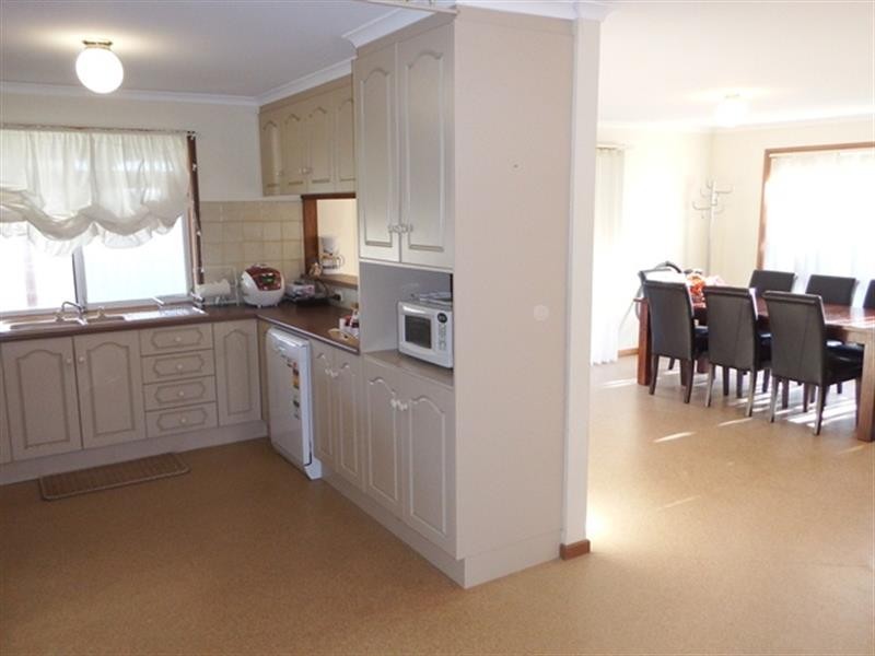 94 Mawson Cct, Woodcroft SA 5162