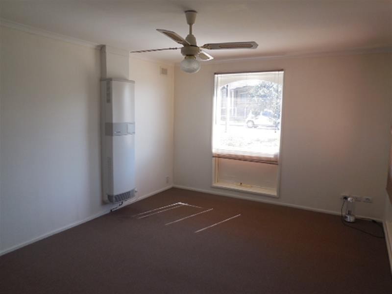 4 Ardross  Cres, Morphett Vale SA 5162