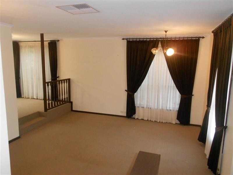 9 Warakila Rd, Sheidow Park SA 5158