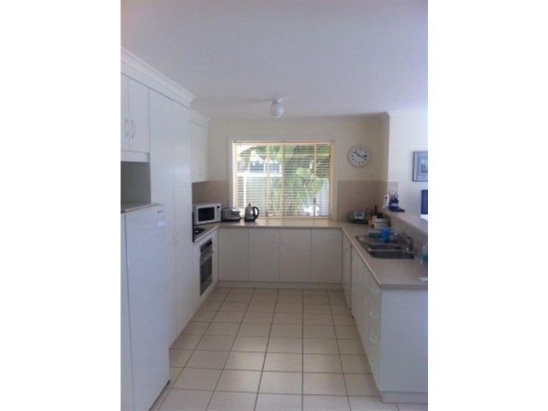 4 Phillip Ct, Hallett Cove SA 5158