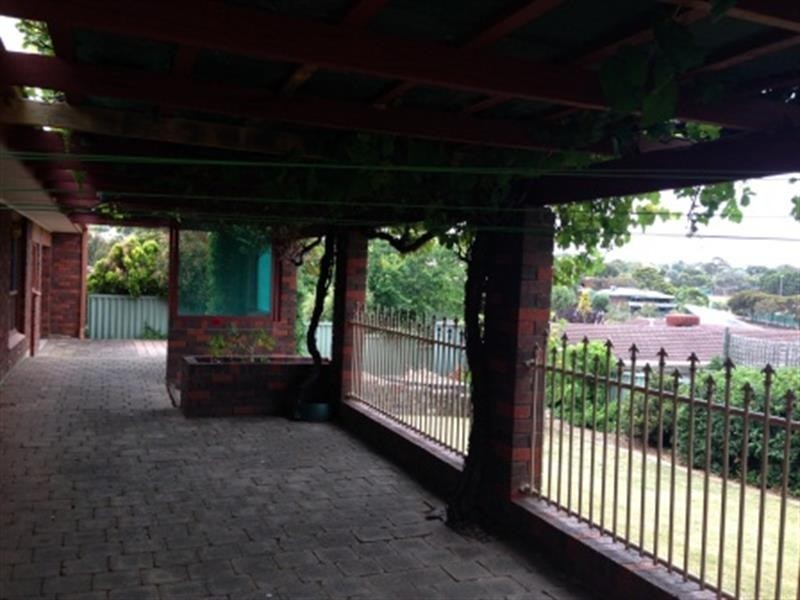 11 Galatea St, Hallett Cove SA 5158