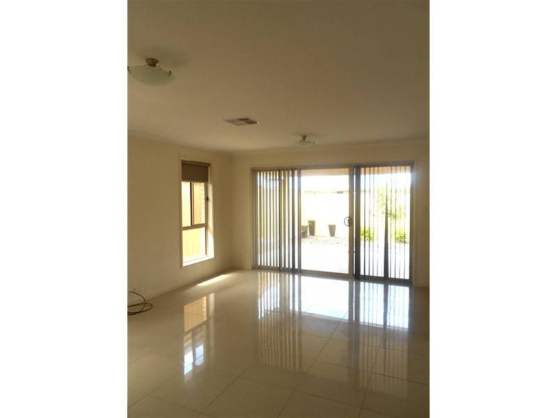 24 Tidal St, Seaford Meadows SA 5169