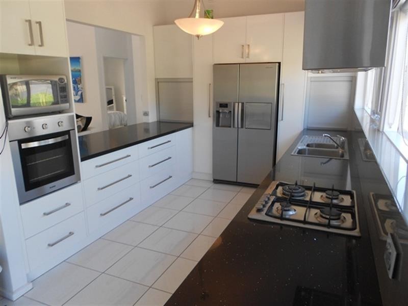 1 Hesperus St, Hallett Cove SA 5158