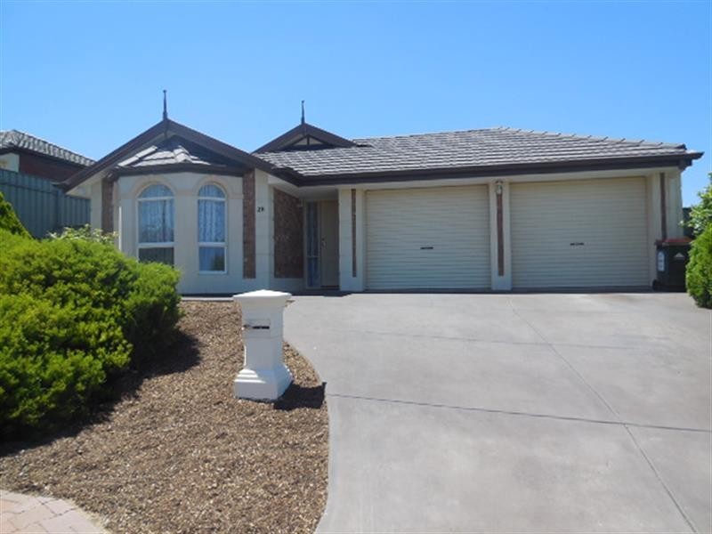 28 Elizabeth Cres, Hallett Cove SA 5158