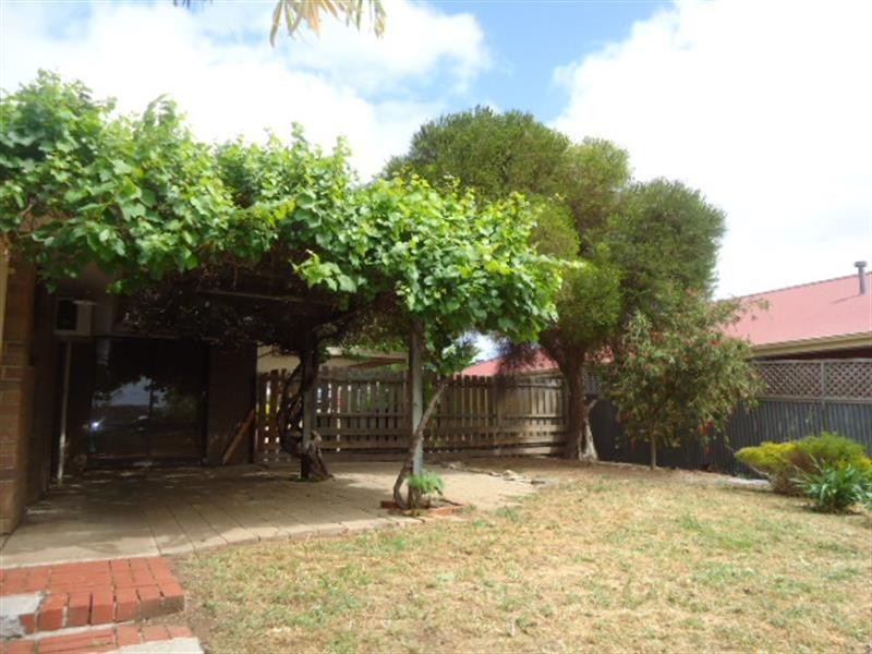 12 Cambridge St, Port Noarlunga SA 5167