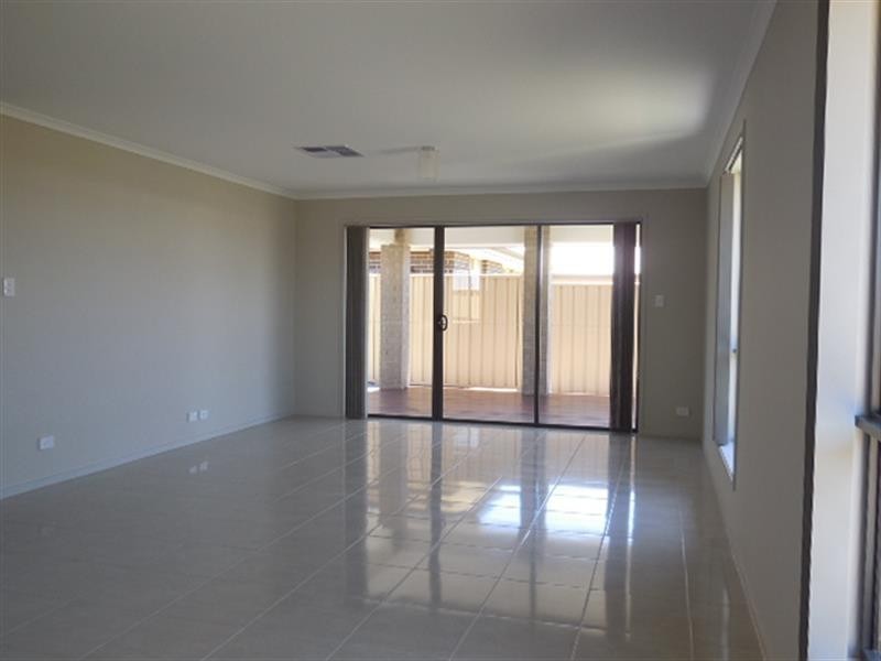 65 Prow Dr, Seaford Meadows SA 5169