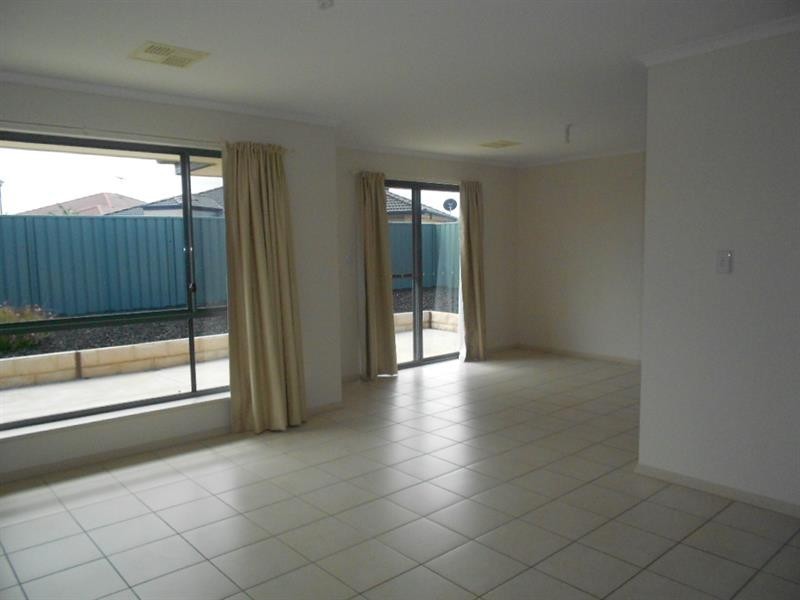 10 Aquamarine Ave, Aldinga Beach SA 5173