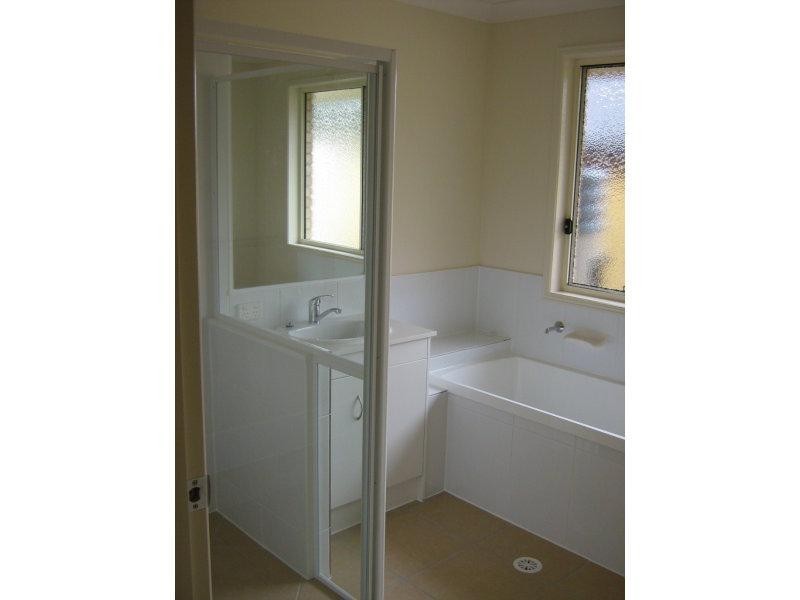 18 Sally Dr, Marsden QLD 4132