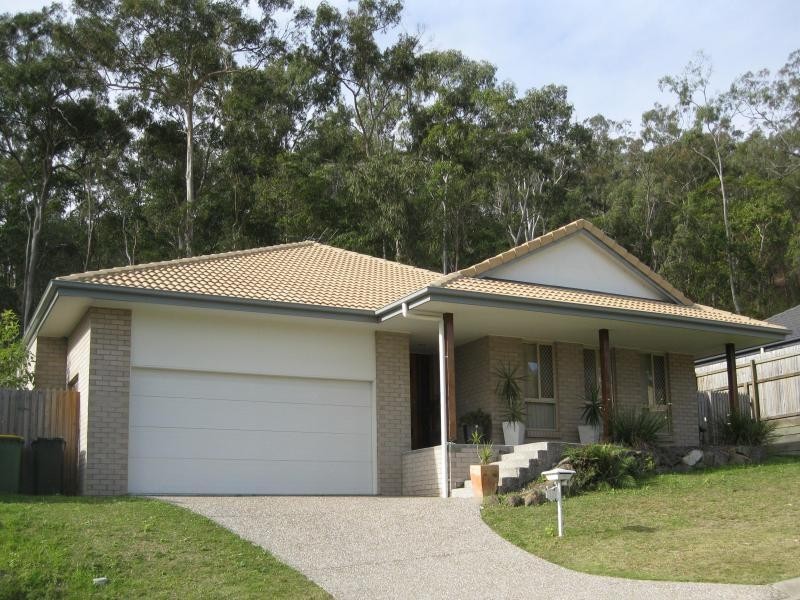 12 Carnarvon Cres, Waterford QLD 4133