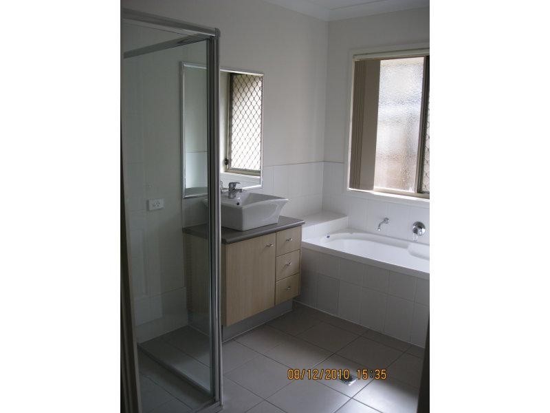 12 Carnarvon Cres, Waterford QLD 4133