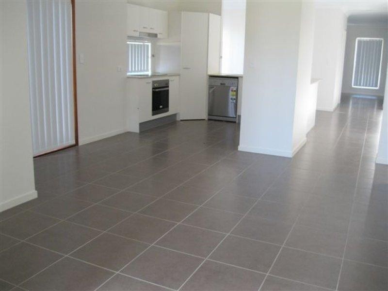 63 Lisa Cres, Coomera QLD 4209
