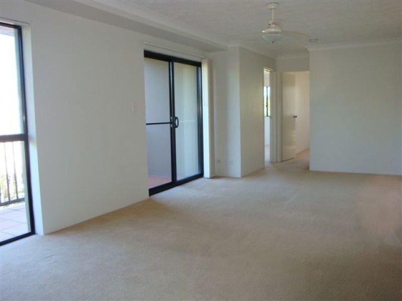 8/2 Johnston  St, Southport QLD 4215