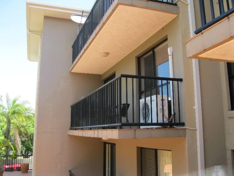 8/2 Johnston  St, Southport QLD 4215