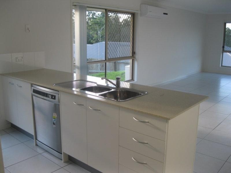 10 Jackeroo  Cres, Gilston QLD 4211