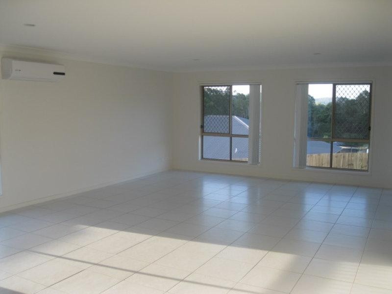 10 Jackeroo  Cres, Gilston QLD 4211