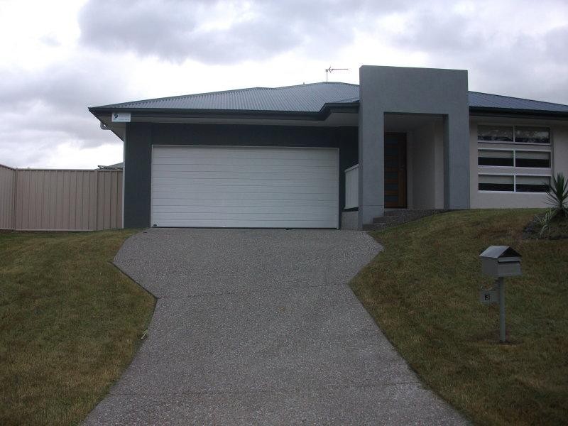 3 Conlan  Ct, Oxenford QLD 4210