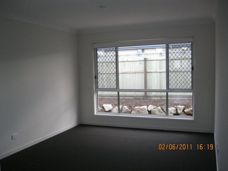 3 Oakvale St, Holmview QLD 4207