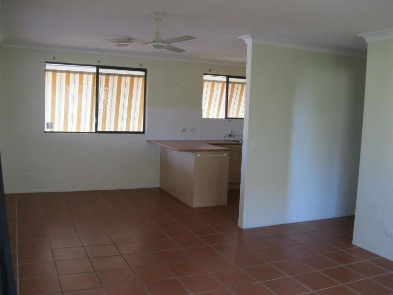 2/31 Donald  St, Paradise Point QLD 4216