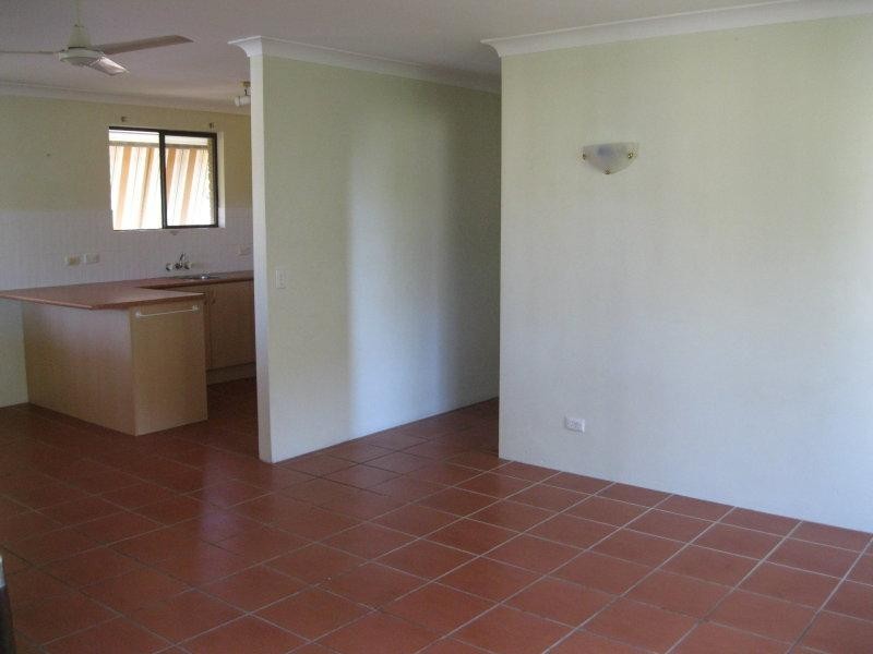 2/31 Donald  St, Paradise Point QLD 4216