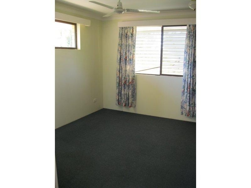 2/31 Donald  St, Paradise Point QLD 4216