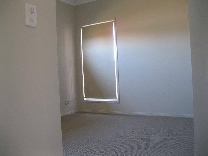 4 Elizabeth St, Coomera QLD 4209