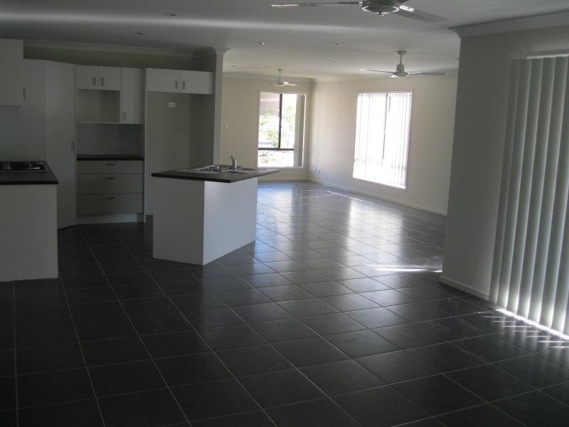 60 Lisa Cres, Coomera QLD 4209