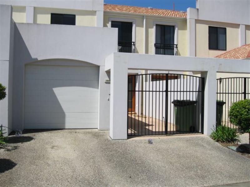 8847 Magnolia Drive East -, Hope Island QLD 4212