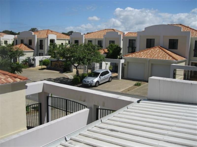 8847 Magnolia Drive East -, Hope Island QLD 4212